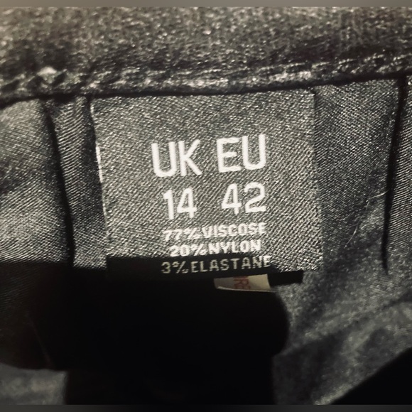 NWT Pretty Little Thing Pants 14 Jr Stretch Faux Leather Vegan Reptile Boot Cut - Picture 3 of 6